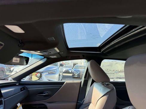 New 2025 Lexus ES 350 Premium image 16