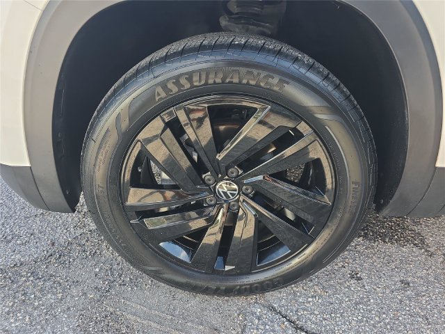 Used 2023 Volkswagen Atlas Cross Sport SE FWD image 8