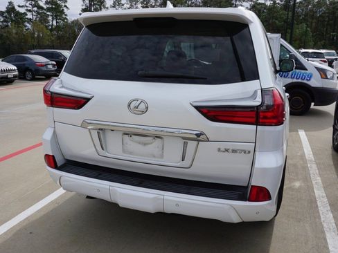 Used 2018 Lexus LX 570 4WD image 3