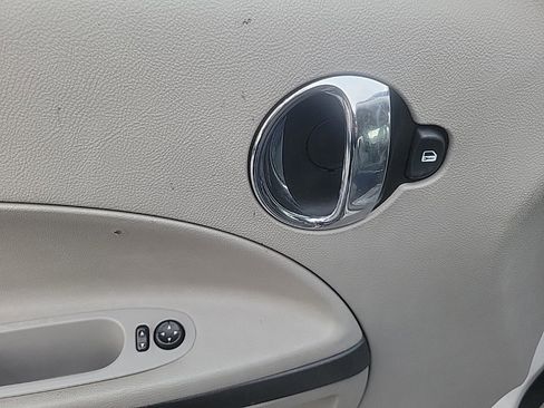 Used 2006 Chevrolet HHR LT w/ Preferred Equipment Group image 17