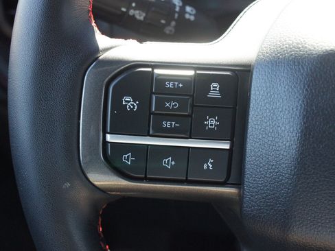 Used 2024 Ford Expedition Limited image 11