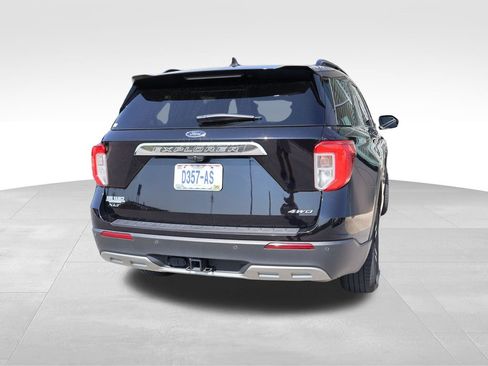 Used 2021 Ford Explorer XLT w/ Equipment Group 202A AWD/4WD image 16