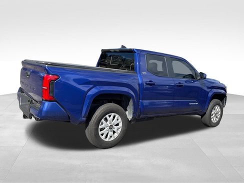 Used 2025 Toyota Tacoma SR5 AWD/4WD image 8