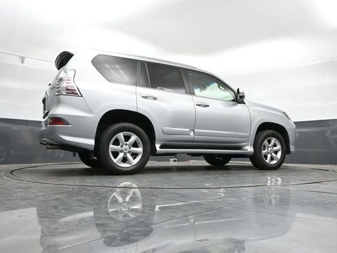 Used 2017 Lexus GX 460 w/ Navigation Package AWD/4WD image 38