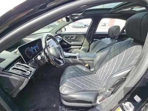 Used 2022 Mercedes-Benz S 580 4MATIC Sedan w/ Rear Seat Package image 9