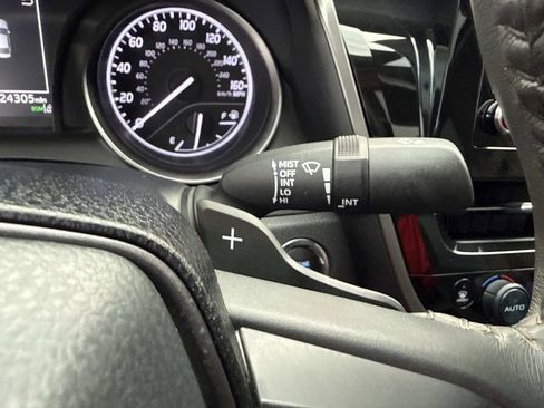 Used 2024 Toyota Camry SE image 38