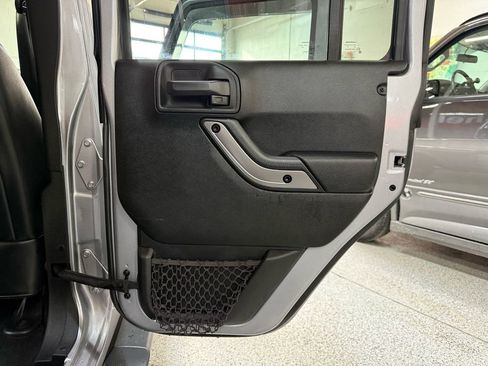 Used 2018 Jeep Wrangler Unlimited Sahara w/ Dual Top Group image 22