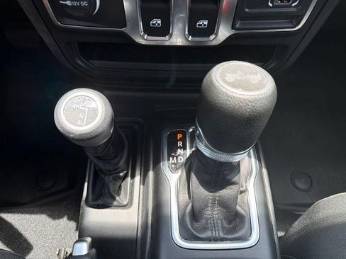 Used 2023 Jeep Wrangler Sport AWD/4WD image 28