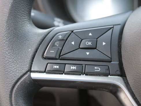 Used 2023 Nissan Kicks SV image 12