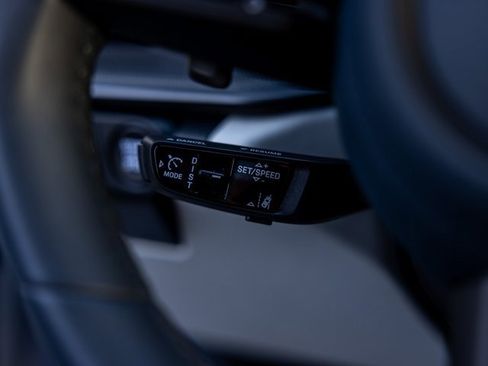 Used 2025 Porsche 911 Carrera image 40