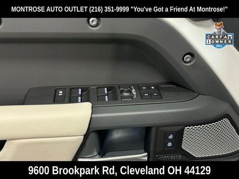 Used 2024 Land Rover Defender 130 X-Dynamic SE image 13