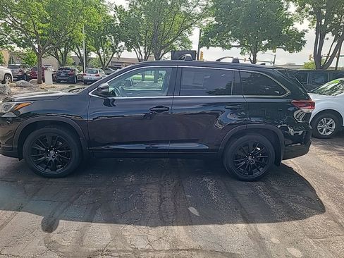 Used 2019 Toyota Highlander SE AWD/4WD image 2