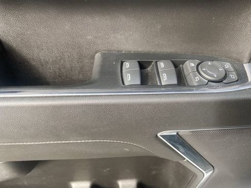 Used 2024 GMC Sierra 1500 SLT image 12