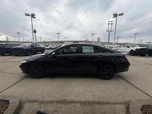 New 2026 Hyundai Elantra SEL Sport Premium image 10