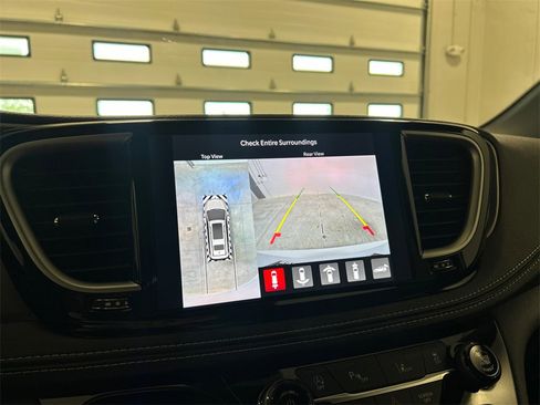 New 2026 Chrysler Pacifica Select image 22