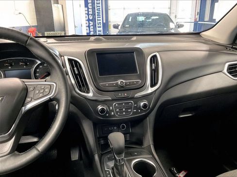 Used 2024 Chevrolet Equinox LT AWD/4WD image 17