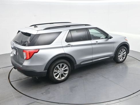 Used 2023 Ford Explorer XLT w/ Equipment Group 202A AWD/4WD image 23