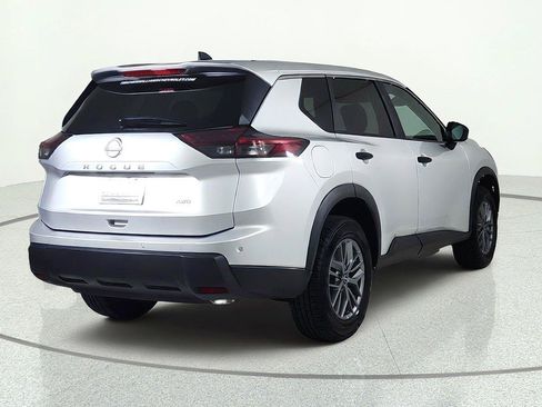 Used 2024 Nissan Rogue S AWD/4WD image 6