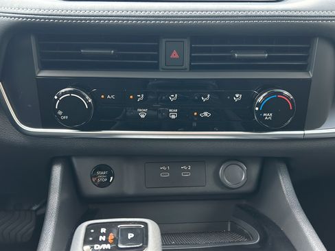 Used 2026 Nissan Rogue S FWD image 18
