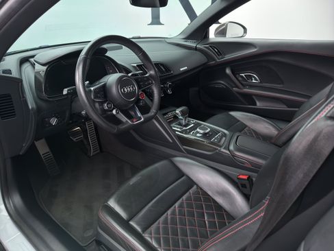 Used 2018 Audi R8 V10 plus AWD/4WD image 2
