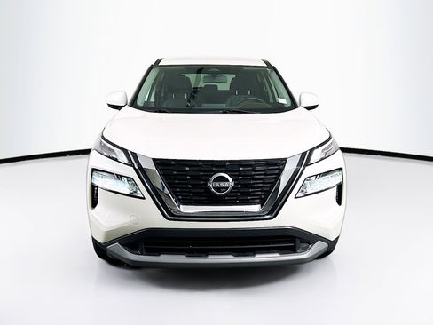 Used 2023 Nissan Rogue SV FWD image 2