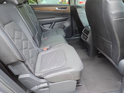 Used 2024 Volkswagen Atlas SE FWD image 13
