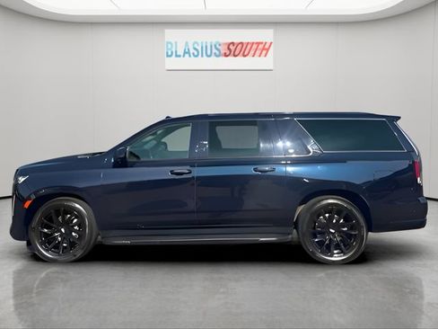 Used 2023 Cadillac Escalade ESV Sport Platinum w/ LPO, ONYX Package AWD/4WD image 6