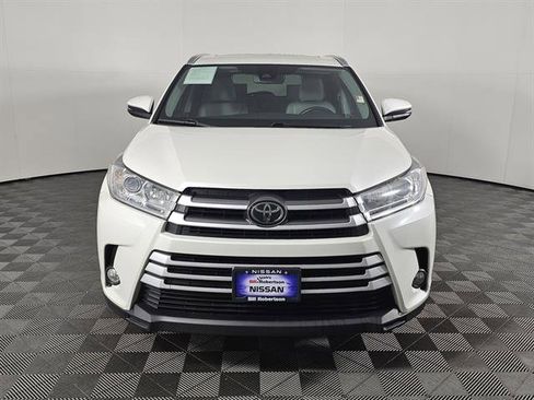 Used 2019 Toyota Highlander XLE image 10