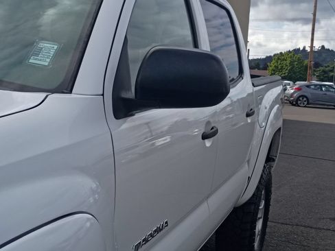 Used 2012 Toyota Tacoma 4x4 Double Cab w/ TRD Off-Road Pkg image 12