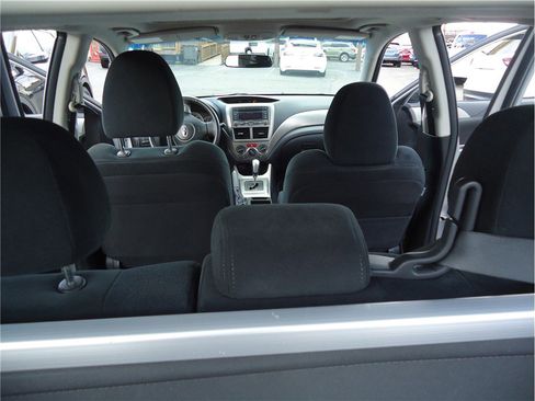 Used 2010 Subaru Impreza 2.5i Premium image 18