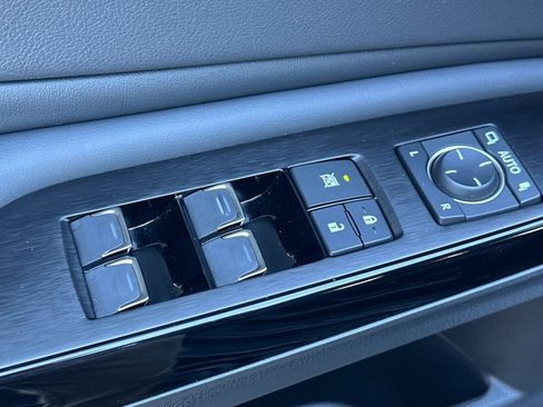 Certified 2025 Lexus ES 300h w/ Premium Package image 13