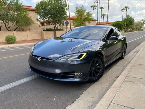 Used 2018 Tesla Model S 75D AWD/4WD image 4
