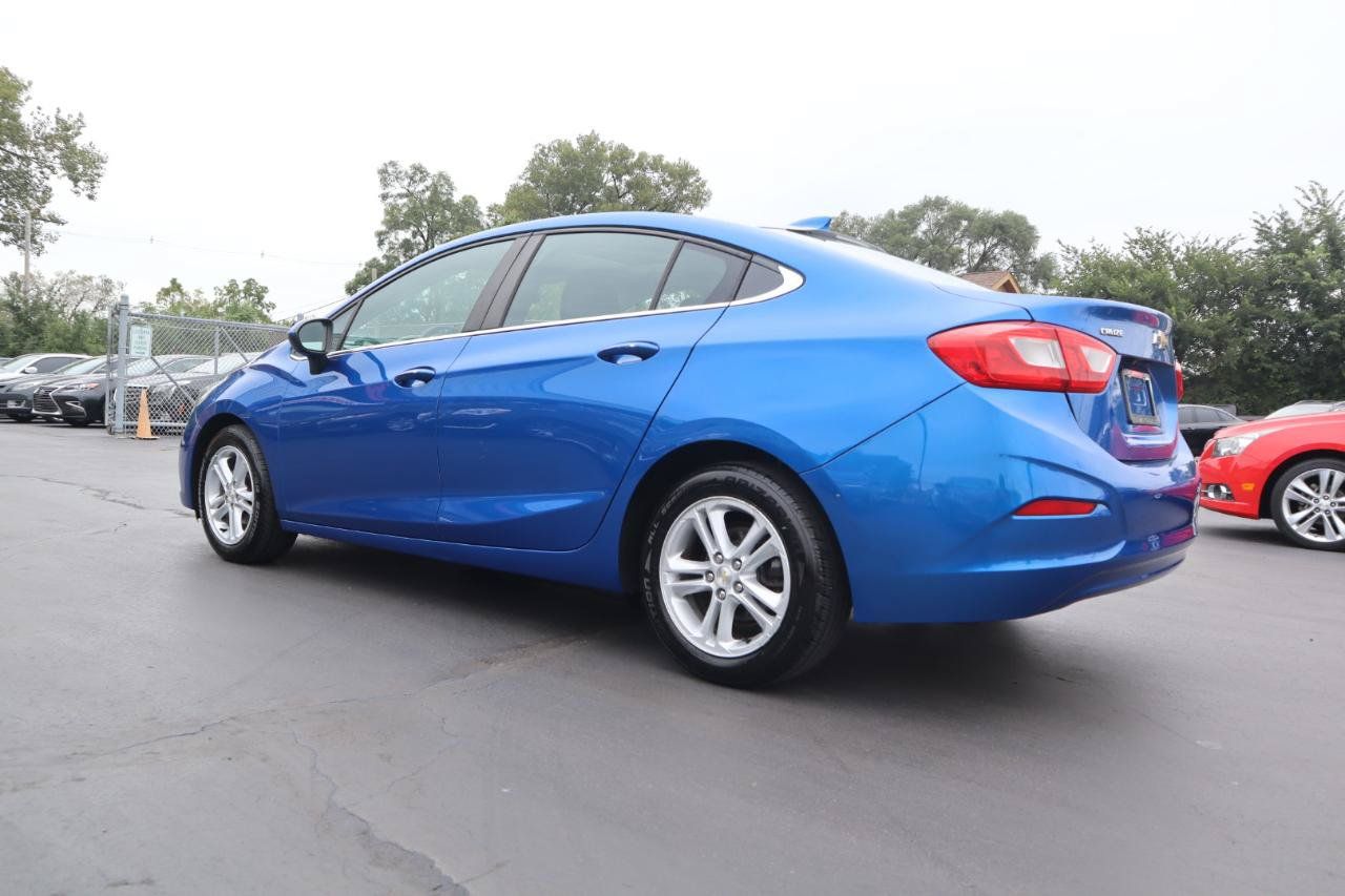 Used 2016 Chevrolet Cruze LT w/ Sun And Sound Package FWD image 3