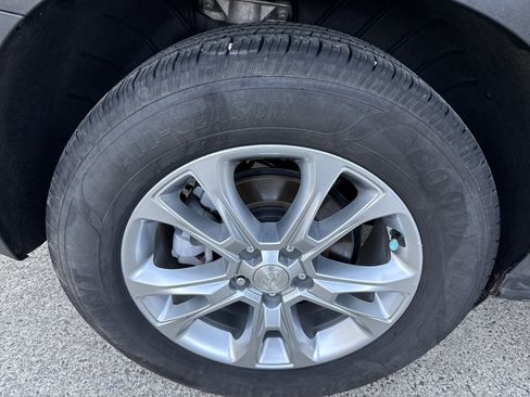 Used 2022 Hyundai Palisade SE image 17