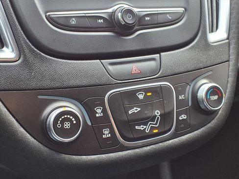 Used 2018 Chevrolet Malibu LT image 7