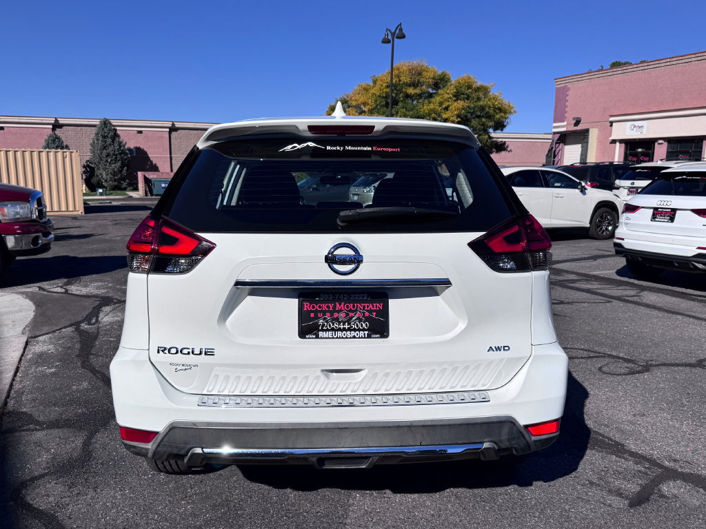 Used 2017 Nissan Rogue S AWD/4WD image 9