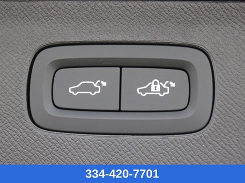 New 2026 Volvo XC90 B6 Plus image 32