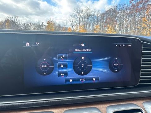 Used 2024 Mercedes-Benz GLE 450 4MATIC image 35