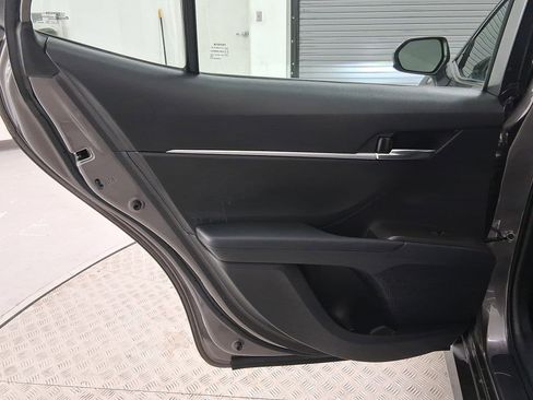 Used 2021 Toyota Camry LE image 24