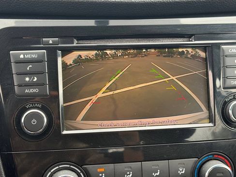 Used 2018 Nissan Rogue S AWD/4WD image 14