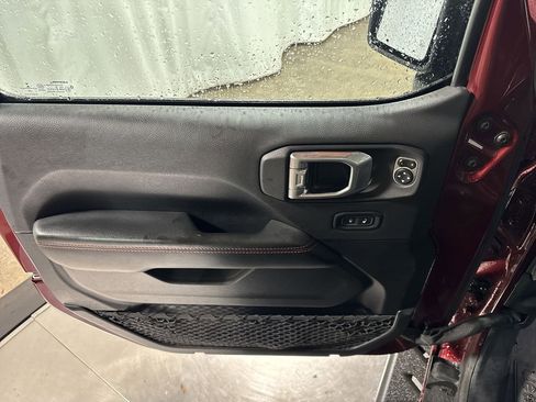 Used 2021 Jeep Wrangler Unlimited Rubicon w/ Cold Weather Group image 21