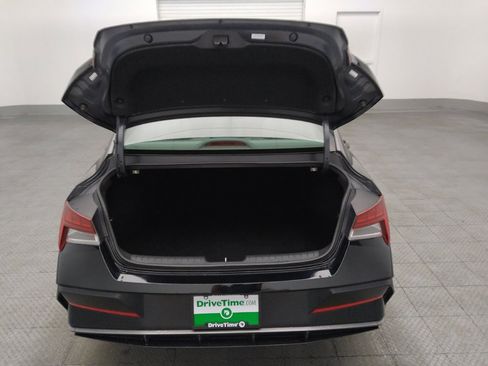 Used 2025 Hyundai Elantra SEL image 29