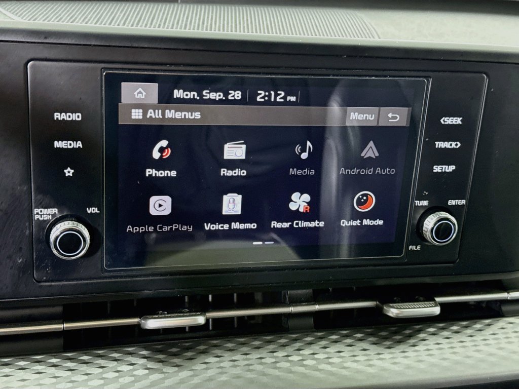 Used 2022 Kia Carnival LX FWD image 6