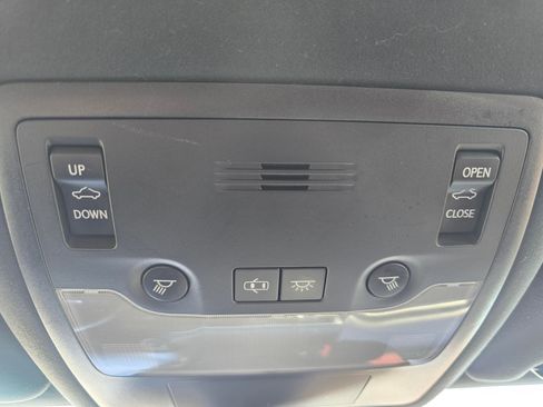 Used 2018 Lexus IS 350 AWD image 22