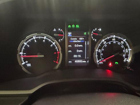 Used 2024 Toyota 4Runner Limited RWD image 21