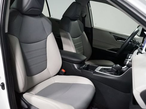 Certified 2025 Toyota RAV4 XLE Premium FWD image 28