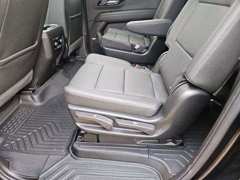 Used 2026 Chevrolet Suburban Z71 w/ Comfort Package AWD/4WD image 8