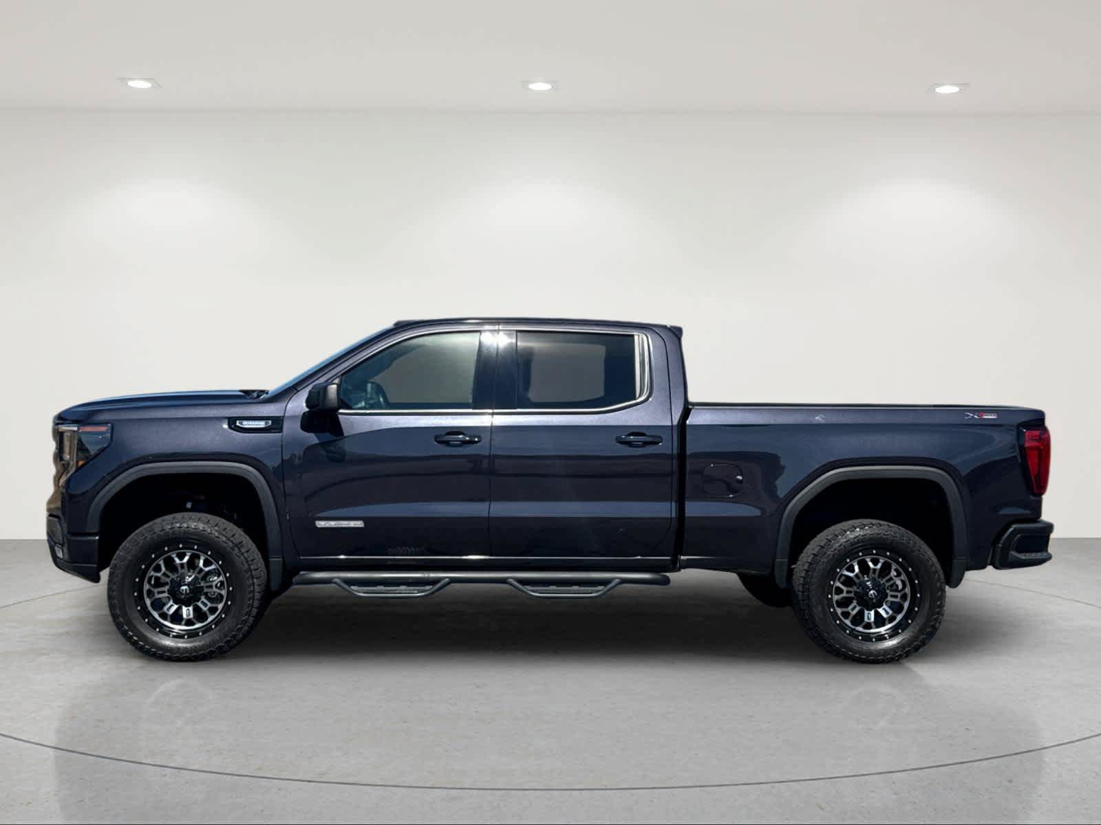 Used 2022 GMC Sierra 1500 Elevation w/ X31 Off-Road Package AWD/4WD image 3