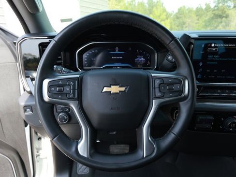 Used 2025 Chevrolet Silverado 1500 LT image 11