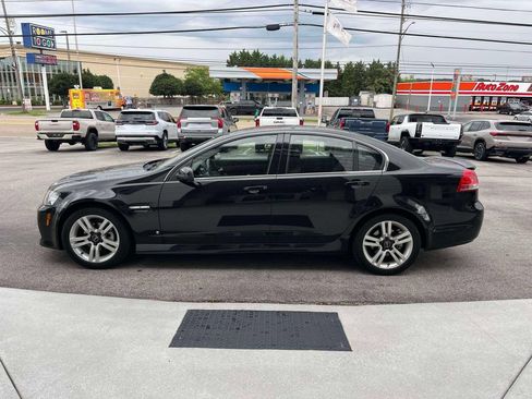 Used 2009 Pontiac G8 w/ Premium Package RWD image 6